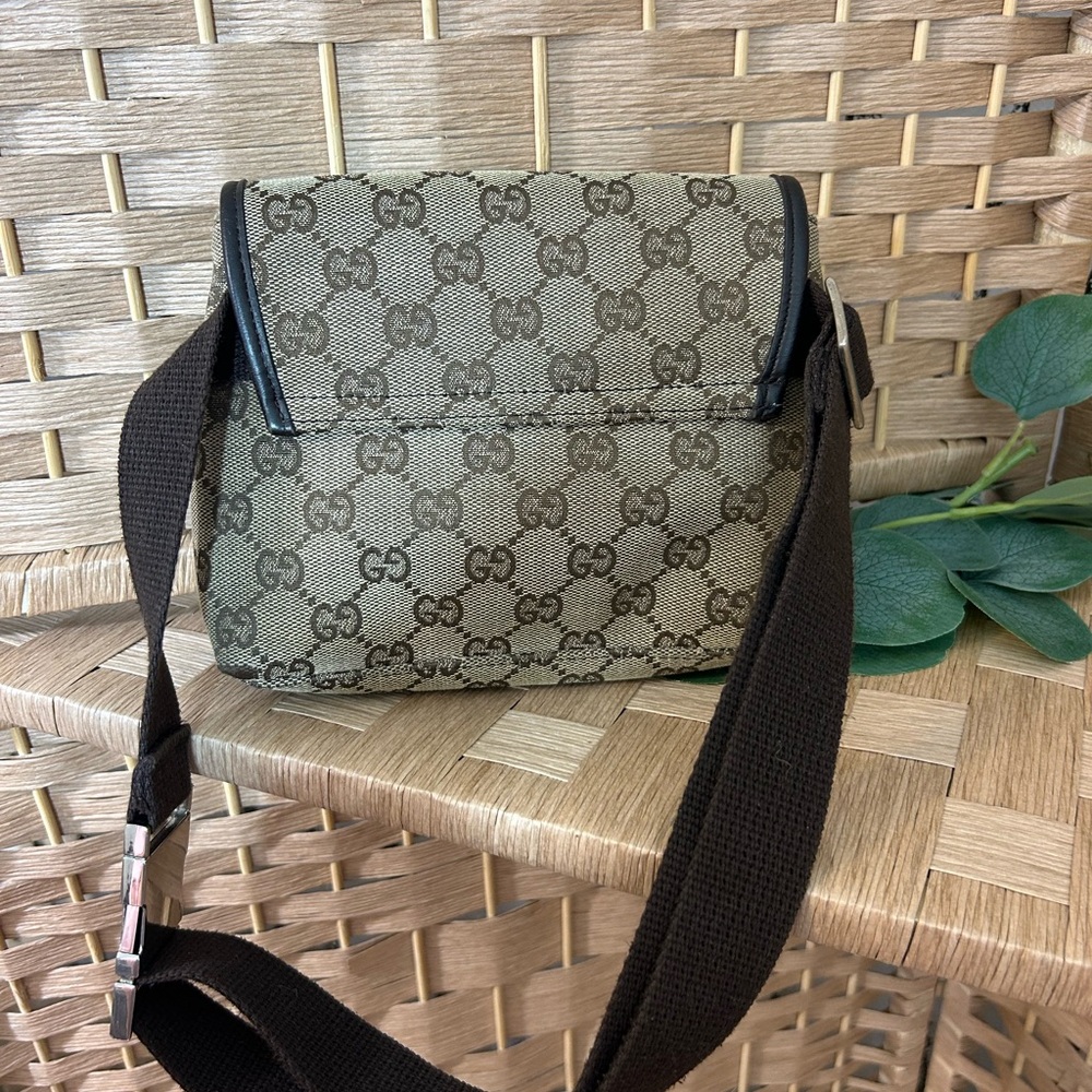 Gucci Brown GG Canvas Crossbody with Black Trim - Picture 6 of 12